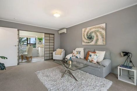 Photo of property in 1/6 Hinekohu Street, New Lynn, Auckland, 0600