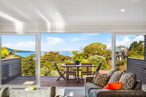Photo of property in 37 Eastcliffe Road, Castor Bay, Auckland, 0620