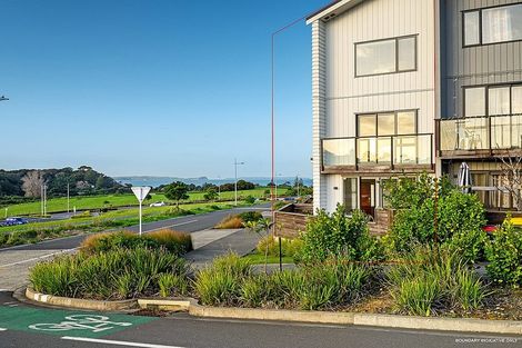 Photo of property in 79 Te Oneroa Way, Long Bay, Auckland, 0630