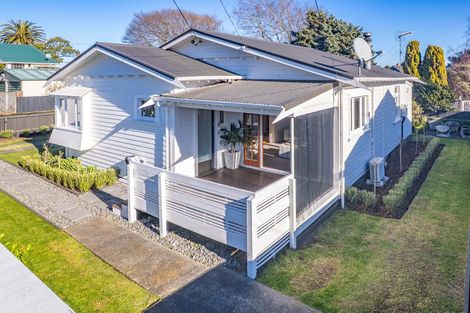 Photo of property in 3 Carlton Avenue, Gonville, Whanganui, 4501