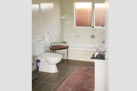 Photo of property in 40 Salford Crescent, Flat Bush, Auckland, 2019