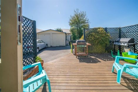 Photo of property in 69 Winters Road, Redwood, Christchurch, 8051