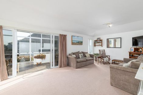 Photo of property in 23 Briarmont Street, Avondale, Christchurch, 8061