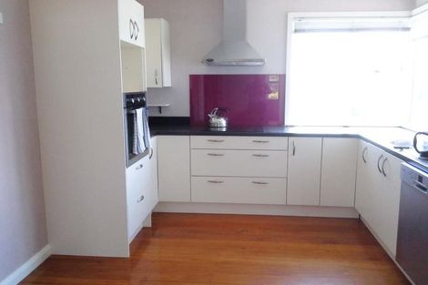 Photo of property in 33 Breakwater Road, Moturoa, New Plymouth, 4310