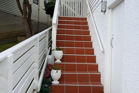 Photo of property in 124 Parkvale Road, Karori, Wellington, 6012