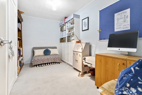 Photo of property in 1 Awatahi Place, Greenhithe, Auckland, 0632