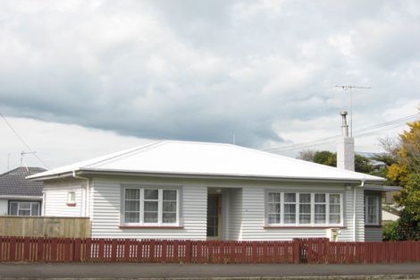 Photo of property in 43 Cutfield Road, New Plymouth, 4310