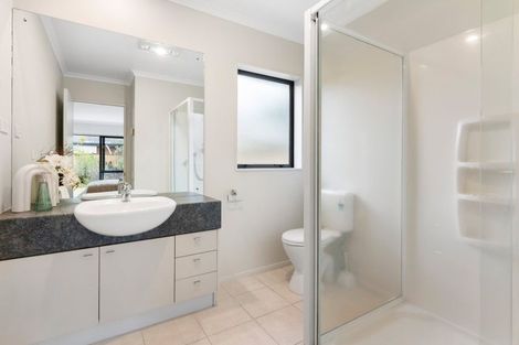 Photo of property in 33 Croftview Road, Wattle Downs, Auckland, 2103