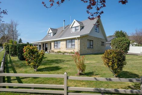 Photo of property in 2 Gibbs Place, Kinloch, Taupo, 3377