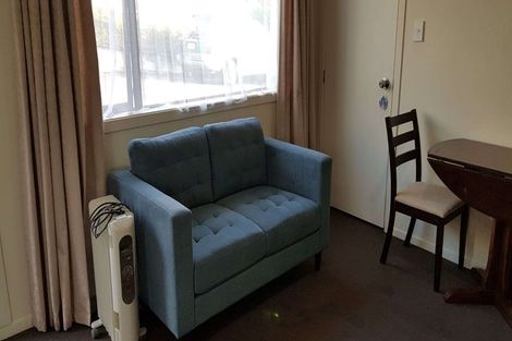 Photo of property in 8c Schnapper Rock Road, Schnapper Rock, Auckland, 0632