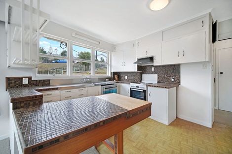 Photo of property in 392 Glenfield Road, Glenfield, Auckland, 0629