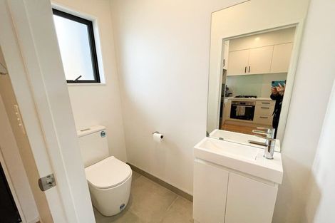 Photo of property in 4/60 Highland Drive, Highland Park, Auckland, 2010