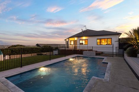 Photo of property in 10 Ascot Way, Orewa, 0931