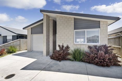 Photo of property in 28 Batty Street, Papamoa Beach, Papamoa, 3118