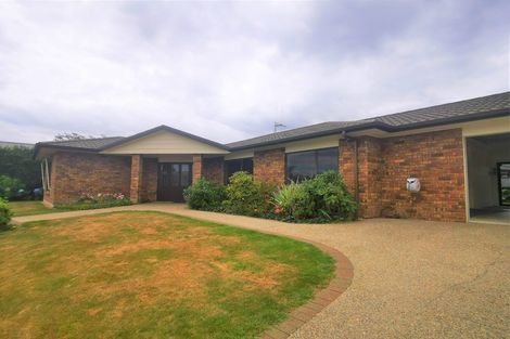 Photo of property in 16 Drumfearn Place, Rototuna, Hamilton, 3210