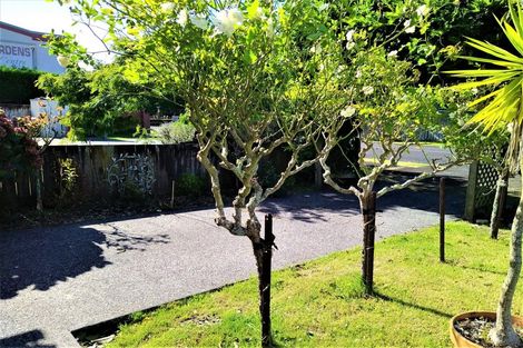 Photo of property in 11 Darlington Street, Ngatea, 3503