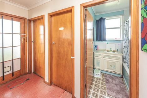 Photo of property in 125 Cornfoot Street, Castlecliff, Whanganui, 4501