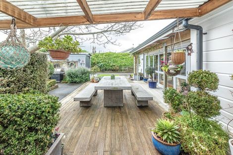 Photo of property in 23 Moore Avenue, Tawhero, Whanganui, 4501