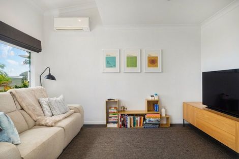 Photo of property in 2/14 Pine Ridge Terrace, Hauraki, Auckland, 0622