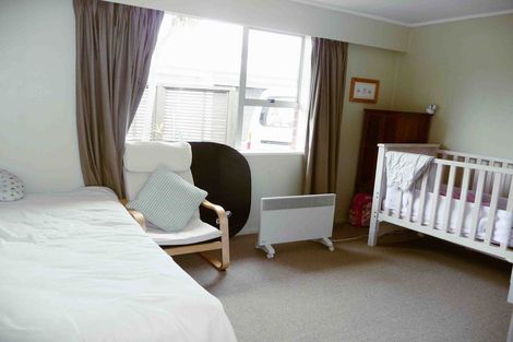 Photo of property in 2/237 Courtenay Street, Strandon, New Plymouth, 4312