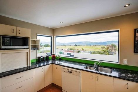 Photo of property in 55a Golf Road, Paraparaumu Beach, Paraparaumu, 5032