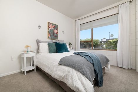 Photo of property in 4 Oceanview Road, Mount Maunganui, 3116