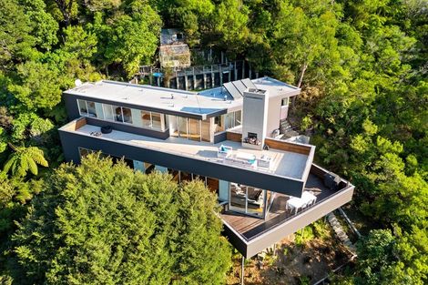 Photo of property in 6a Francis Bell Grove, Lowry Bay, Lower Hutt, 5013