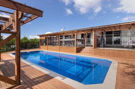 Photo of property in 242 Omokoroa Road, Omokoroa, 3114