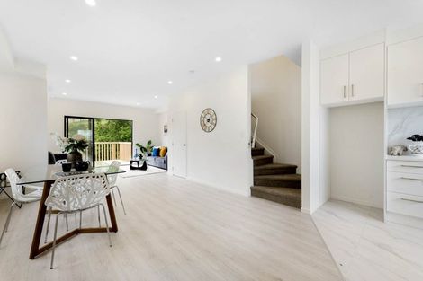 Photo of property in 45b Crestview Rise, Papakura, 2110