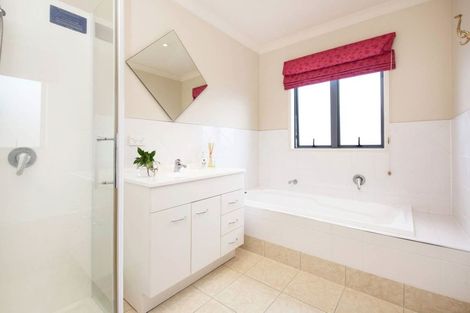 Photo of property in 77 Moore Street, Howick, Auckland, 2014