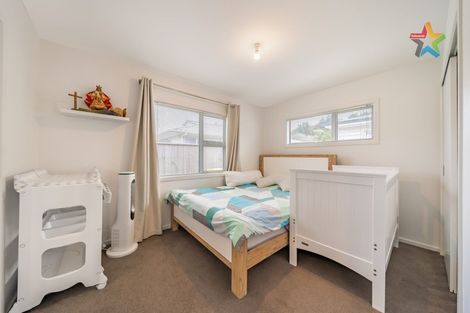 Photo of property in 25a Wainuiomata Road, Wainuiomata, Lower Hutt, 5014