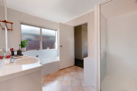 Photo of property in 30 Mcleod Place, Papamoa Beach, Papamoa, 3118