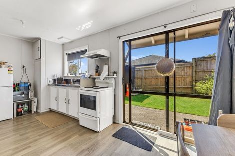 Photo of property in 22 Cook Street, Marfell, New Plymouth, 4310