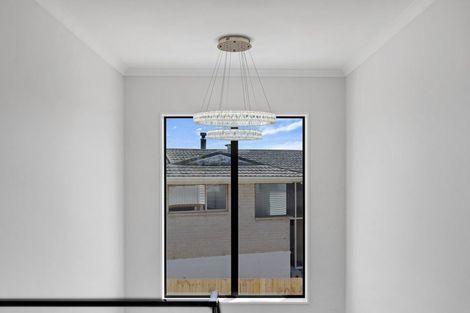 Photo of property in 12 Mcleod Road, Weymouth, Auckland, 2103