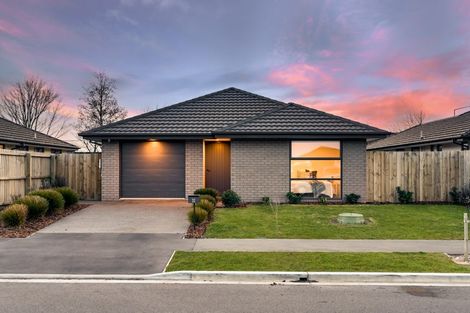 Photo of property in 32 Pitcaithly Street, Halswell, Christchurch, 8025