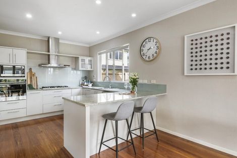 Photo of property in 42 Laurel Oak Drive, Schnapper Rock, Auckland, 0632