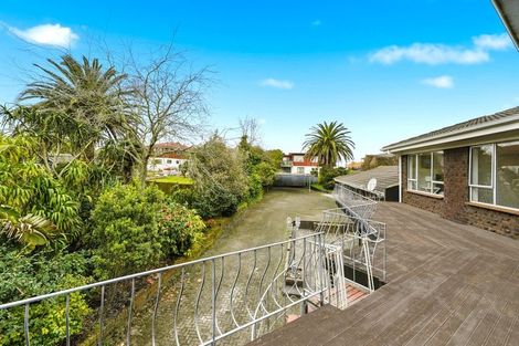 Photo of property in 4220a Great North Road, Glendene, Auckland, 0602