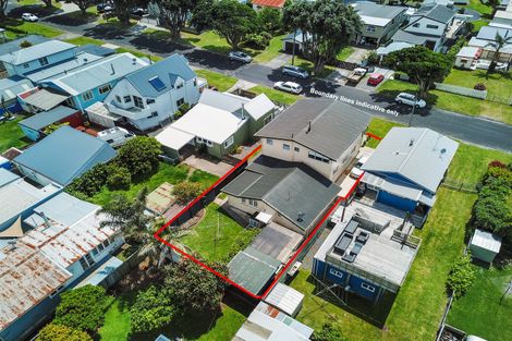 Photo of property in 27 Ocean View Road, Waihi Beach, 3611
