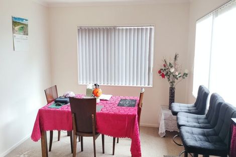 Photo of property in 18 Pyramid Place, Glen Eden, Auckland, 0602