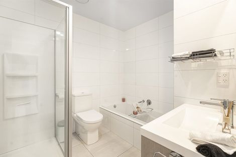 Photo of property in 10b Titoki Street, Te Atatu Peninsula, Auckland, 0610