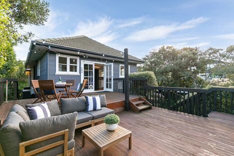 Photo of property in 14 Cecil Road, Tawa, Wellington, 5028