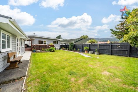 Photo of property in 33 Mcgowan Road, Wainuiomata, Lower Hutt, 5014