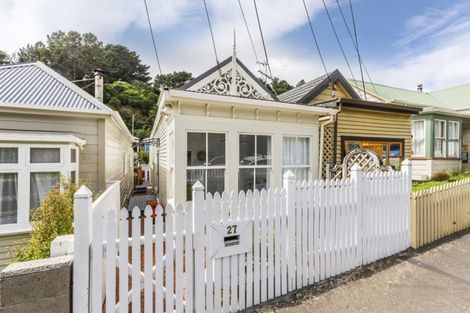 Photo of property in 27 Edinburgh Terrace, Berhampore, Wellington, 6023