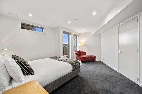 Photo of property in 4 Robieson Lane, Roseneath, Wellington, 6011