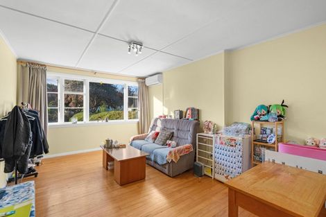 Photo of property in 35 Attlee Crescent, Bryndwr, Christchurch, 8053