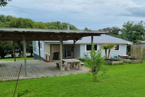 Photo of property in 38 Hauraki Road, Leigh, Warkworth, 0985