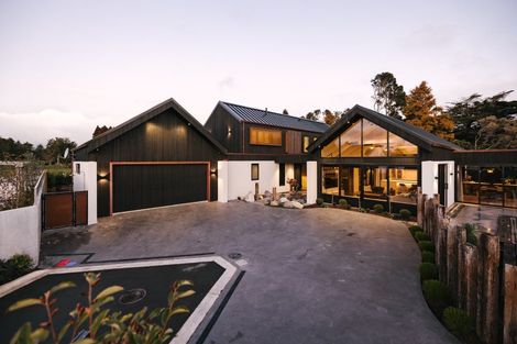 Photo of property in 69 Kanuka Drive, Hokowhitu, Palmerston North, 4410