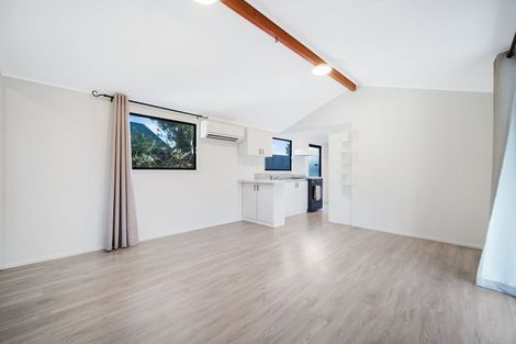 Photo of property in 5a Shamrock Lane, Te Atatu Peninsula, Auckland, 0610