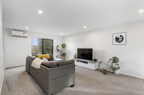 Photo of property in 52e Vodanovich Road, Te Atatu South, Auckland, 0610