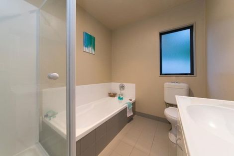 Photo of property in 45 Hogarth Rise, West Harbour, Auckland, 0618